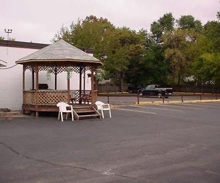 Chipican Motel Сарниа Екстериор снимка